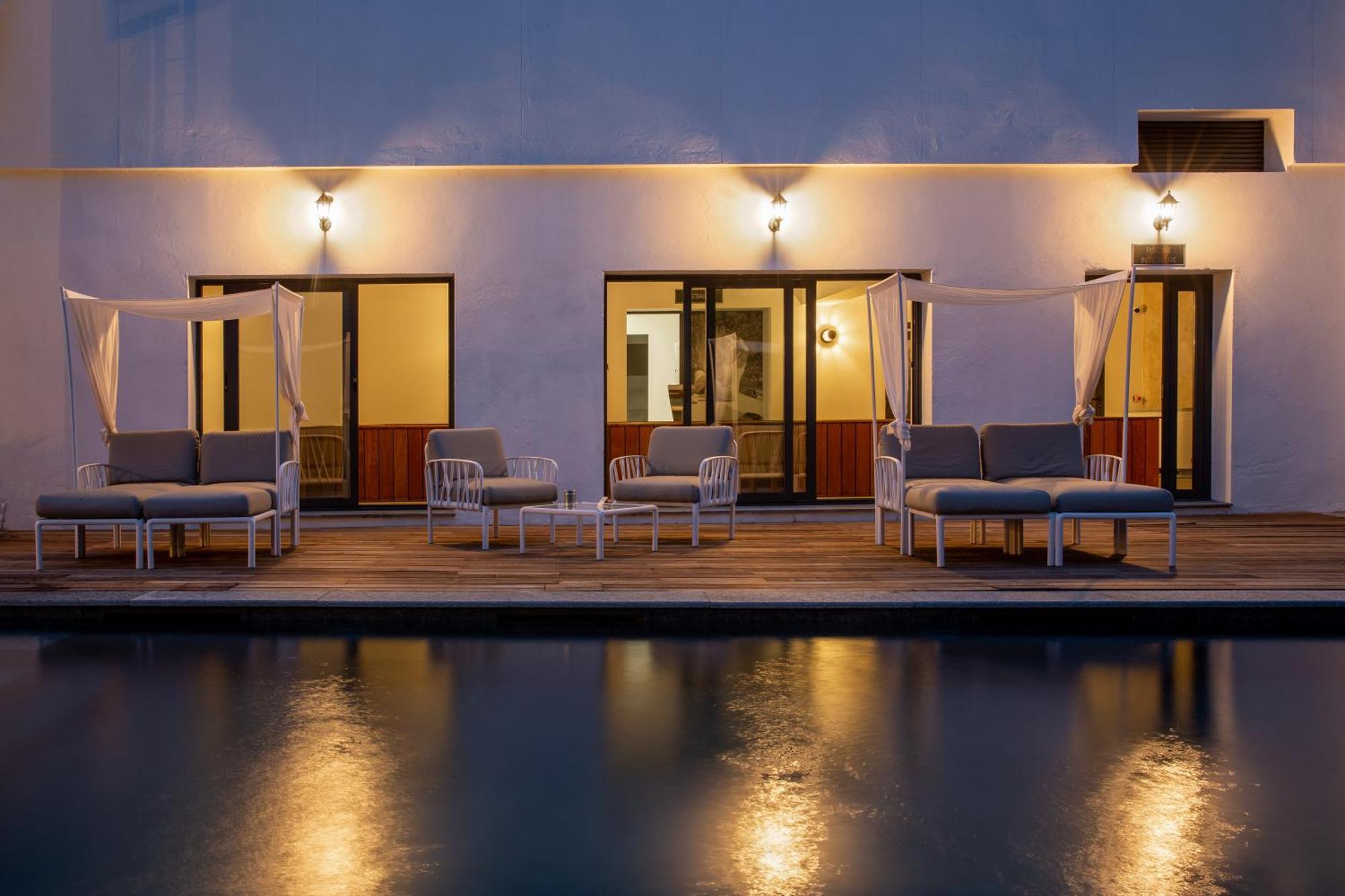 Best Western Hotel Casa Bianca, Piscine Interieure Et Exterieure Καλβί Εξωτερικό φωτογραφία