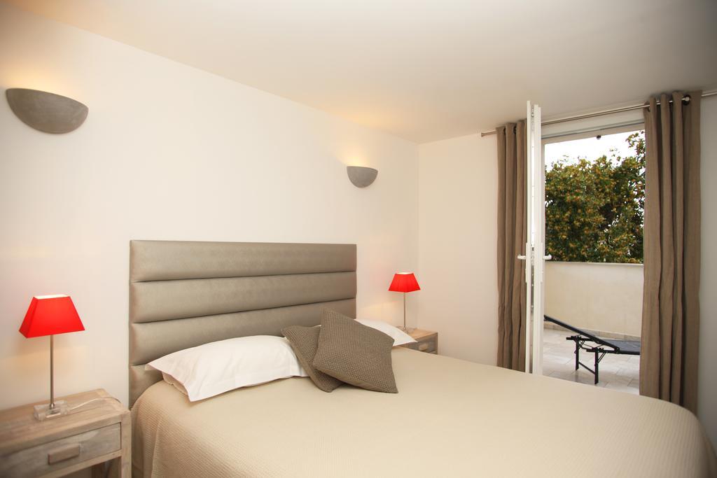 Best Western Hotel Casa Bianca, Piscine Interieure Et Exterieure Καλβί Εξωτερικό φωτογραφία